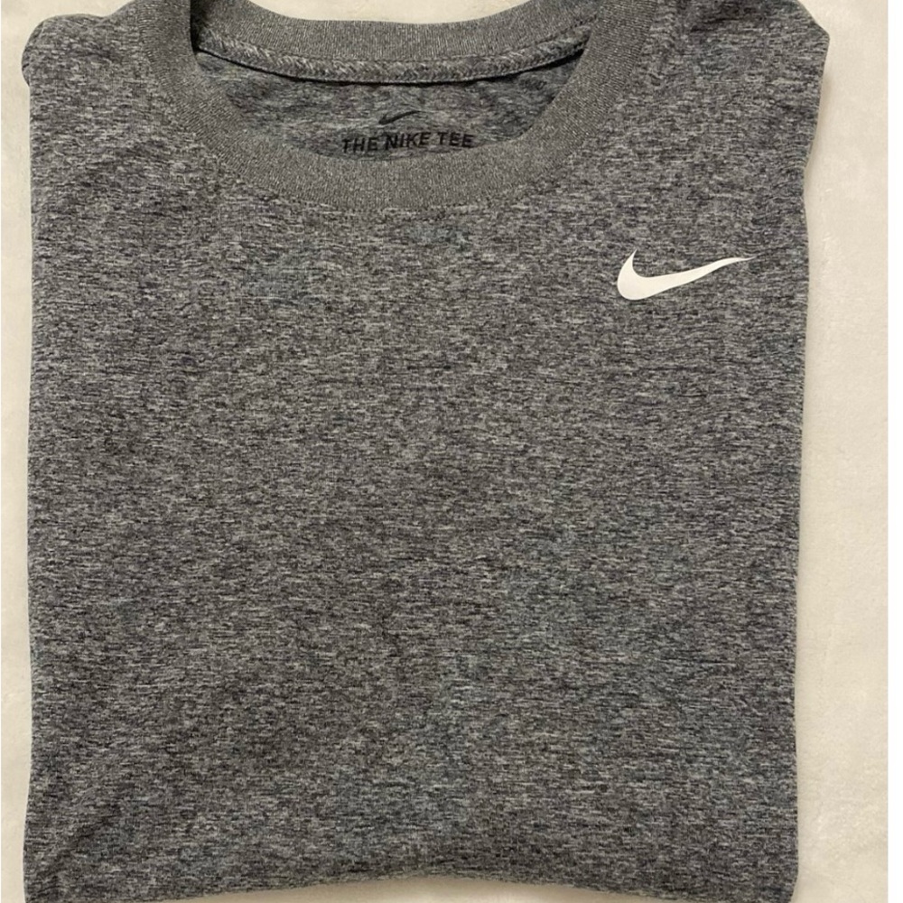 Nike Gray Short Sleeve Tee